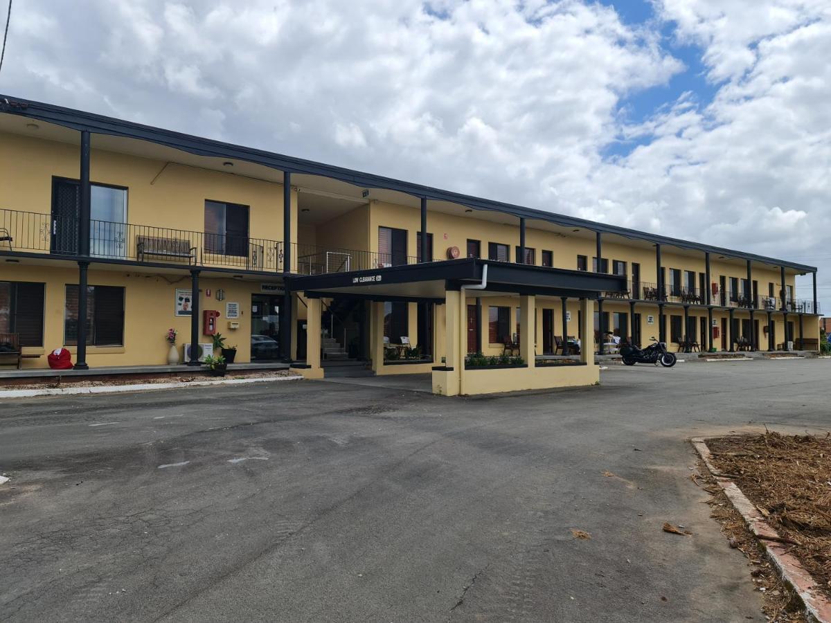 Country Plaza Motel Taree Esterno foto
