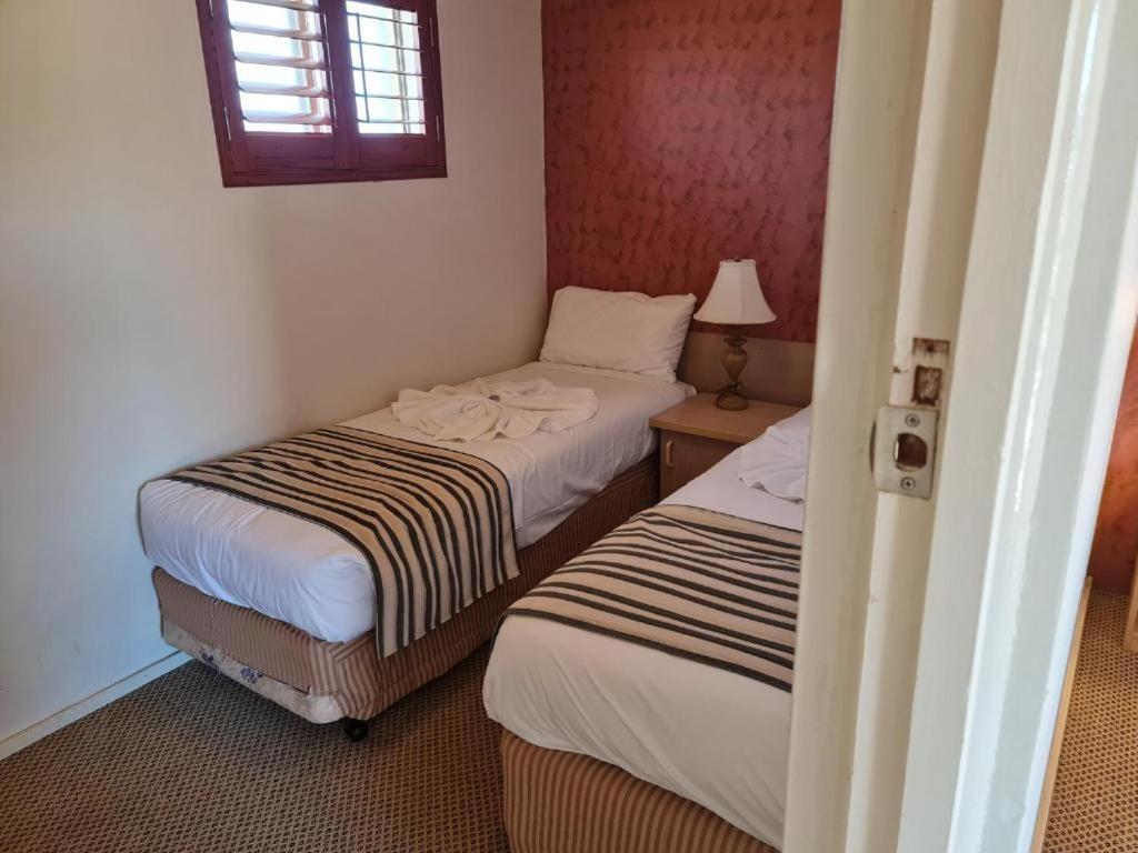 Country Plaza Motel Taree Esterno foto